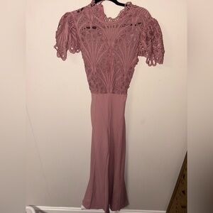 Chic Mauve Lace Long Sleeve Dress